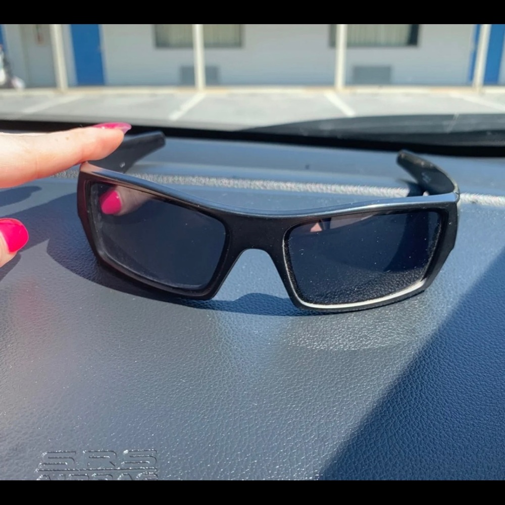 Men’s Oakley sunglasses